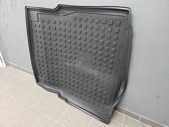 Gumena Vanička Trieda E Sedan - 4