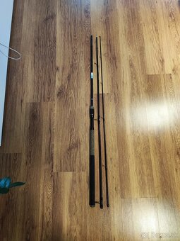 Mám na predaj dva feeder prúty - 4