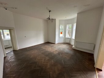 Obchodný priestor 260 m² na prenájom v centre Sobraniec - 4