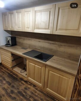 Masívny Stôl a stoličky - 4