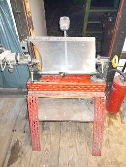 Mini sústruh na drevo - 4