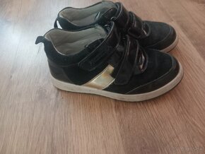 Adidas botasky, Protetika kožené topánky - 4
