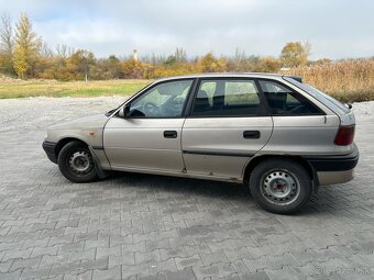 Opel Astra F 1.6 - 4
