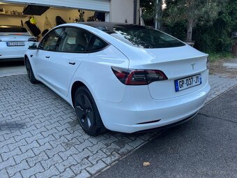 Tesla model 3 - 4