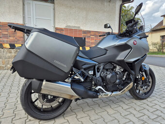 Prodám Honda NT1100 , r. v. 2024, ABS, TC, ČR, 3507km - 4