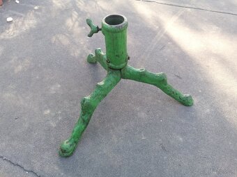 Predám starožitný stojan na Vianočný stromček - 4