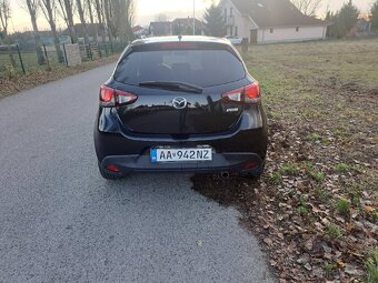 Predam Mazda 2 1.5 benzin nova stk ek 57000km - 4
