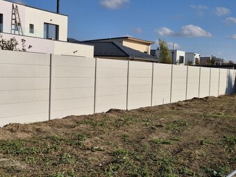 Predám betónové plotove platne a stĺpy - 4