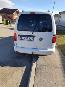 Predám zachovalý VW CADDY MAXI 7 miest - 4