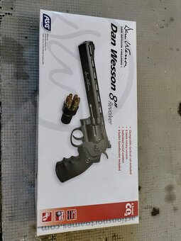 Predam vzduchovy 4.5mm revolver Dan Wesson 8 - 4