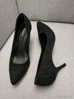 Čierne dámske semišové lodičky, č. 39, Zn. Graceland - 4