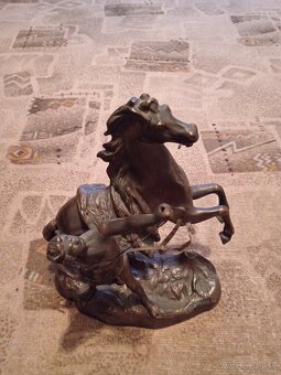 Socha, bronzová starožitnosti, jazdec, kôň - 4