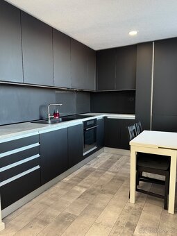 Predám 2-izbový byt v centre mesta s výťahom - Rezervovaný - 4