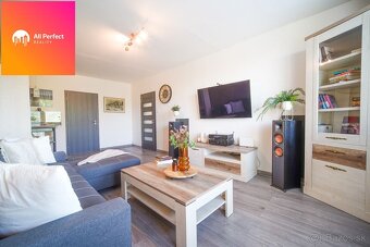 PREDANÉ| ALL PERFECT| Prerobený 3,5 izbový byt s balkónom na - 4