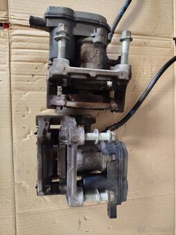 Zadný brzdový strmeň Hyundai tucson NX4 - 4