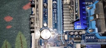 Set Gigabyte GA-MA78LM-S2 + AMD CPU + 4GB RAM + Karty - 4