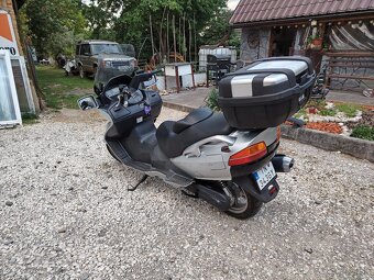 Suzuki Burgman 650 - 4