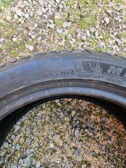 235/45 R18 - 4