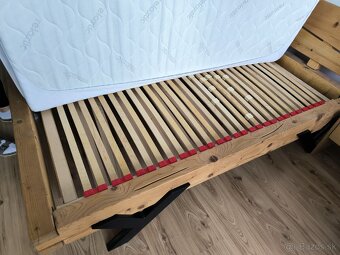 Predám manželskú posteľ 180x200 stolíky matrace rošty - 4