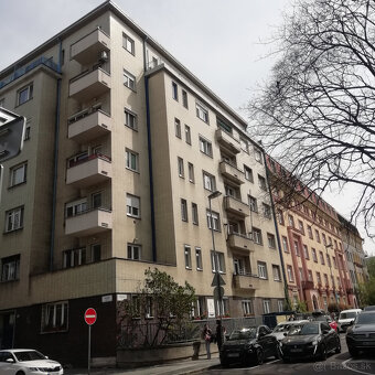 Predám 2-izbový byt na Jakubovom nám. - 4
