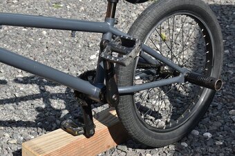 BMX BEFLY FLIP 2019 brakeless + prilba & pegy - 4