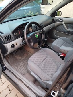 Škoda Octavia 1 2.0 benzín - 4