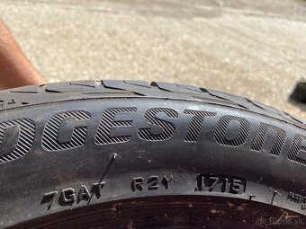 Pneu Bridgestone 245/45 R17 a pneu Barum 235/45 R18 - 4