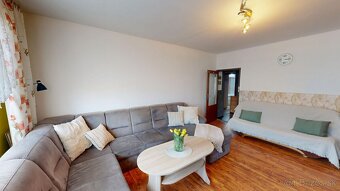 Priestranný 3 izbový byt na predaj na Slnečnej ulici - 4