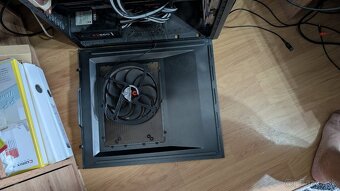 Počítačová skriňa Corsair 500R Carbide Series - 4