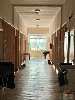 Ubytovacie zariadenie pre 80 osôb - 27 minút od Bratislavy - 4