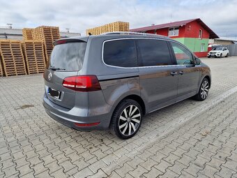 Volkswagen Sharan DSG 2.0 TDI Highline - 4