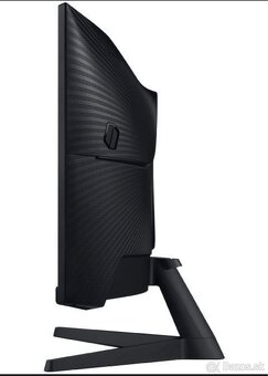 Samsung Odyssey G5 - 4