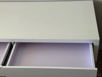 Elegantný kozmetický stôl - 4
