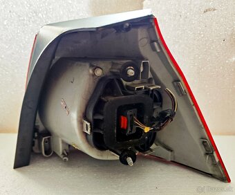 Predám ľavé zadné svetlo na Volkswagen Golf 5 (1K1) - 4