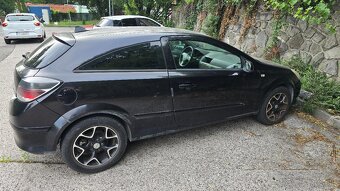Opel Astra H GTC 1.9 CDTI 2008 - 4