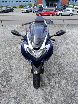 Suzuki gsxr 1000 K1 2001 118kw (160koní) M6 Top Stav - 4