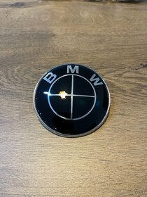 Čierne znaky BMW - 4