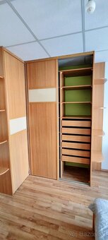 Vstavaná skriňa - 4