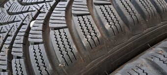 Predám 4ks jazdené zimné 205/65r15-94T Hankook - 4