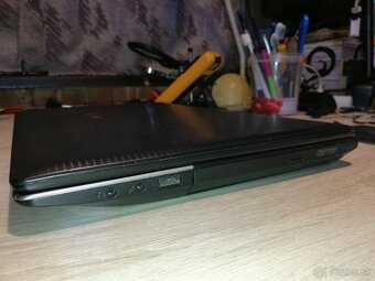 Asus K55. Intel i5. RAM 8GB. 500 GB. Nvidia 2 + 3,9 GB. - 4