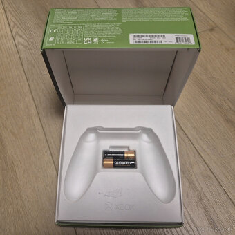 Xbox Wireless Controller - Čierny Carbon Black - 4