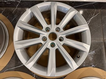 original kolesa VW Passat r17 5x112 Helsinky - 4