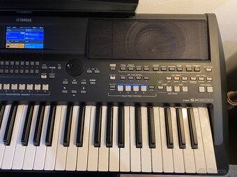 Yamaha PSR-SX600 - 4