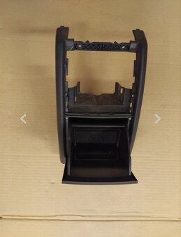 zadný displej, popolník Superb 2 - 4