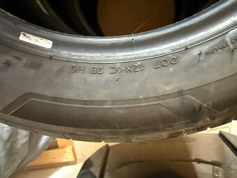 Hankook 225/55 R17 - 4