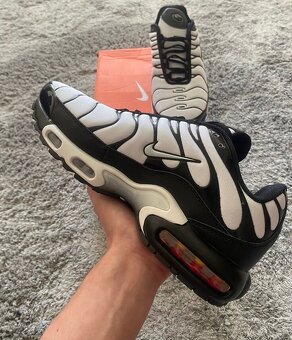 Nike Air Mac Plus White and Black - 4