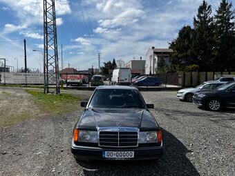 Mercedes-Benz 200 124E - 4