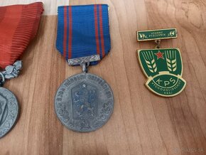 Vyznamenania a odznaky ČSSR - 4
