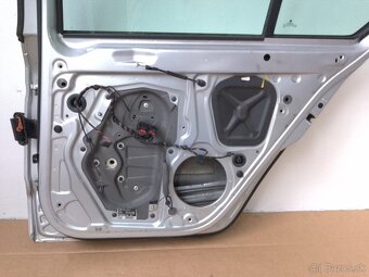 dvere ZP Superb 2 sedan - LA7W 8E8E - 4