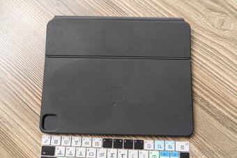 Apple Magic Keyboard pre iPad Pro 12.9" - 4
